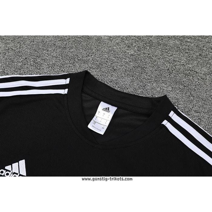 Trainingsanzug
 Real Madrid Kurzarm
 2022-2023 Schwarz
 y Purpura - Kurze Hose

